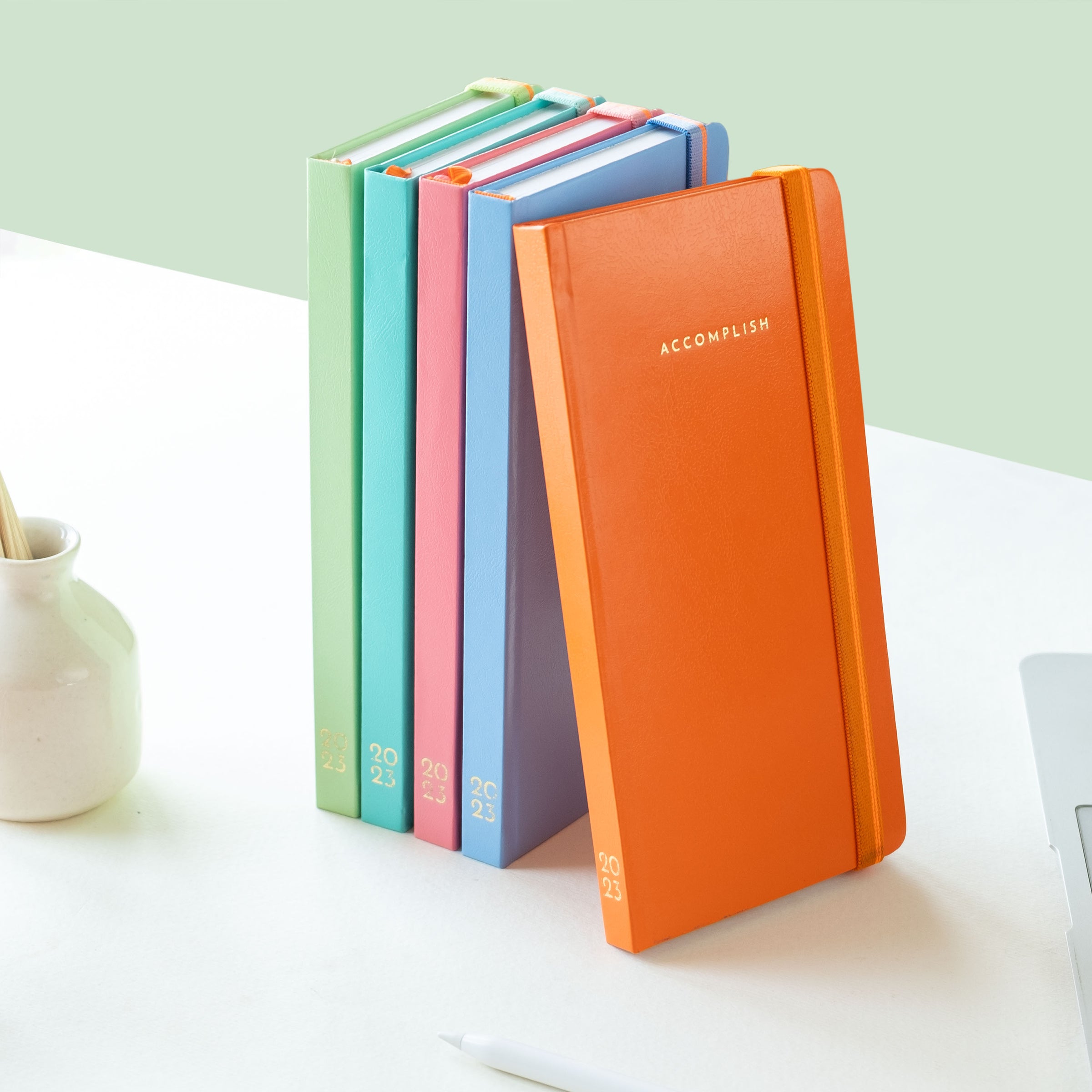 This Petite journal allows you to become a master at your creative side 