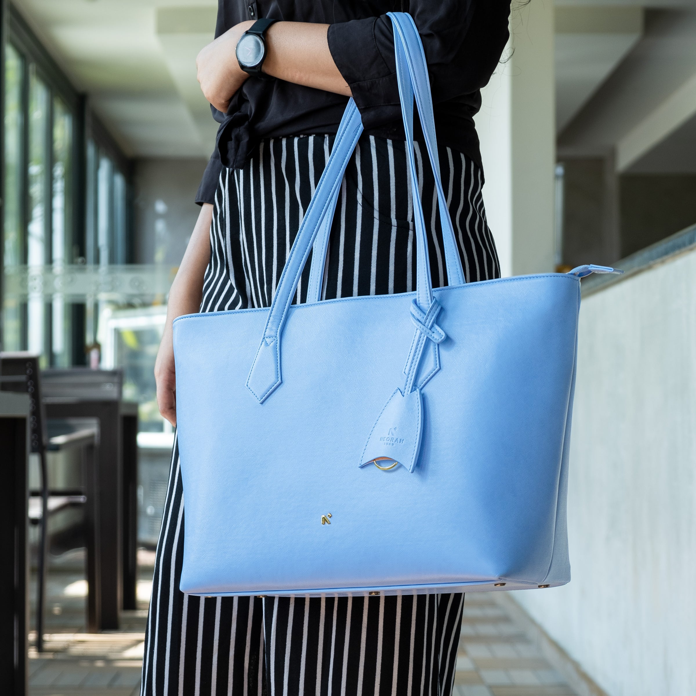TOTE BAGS