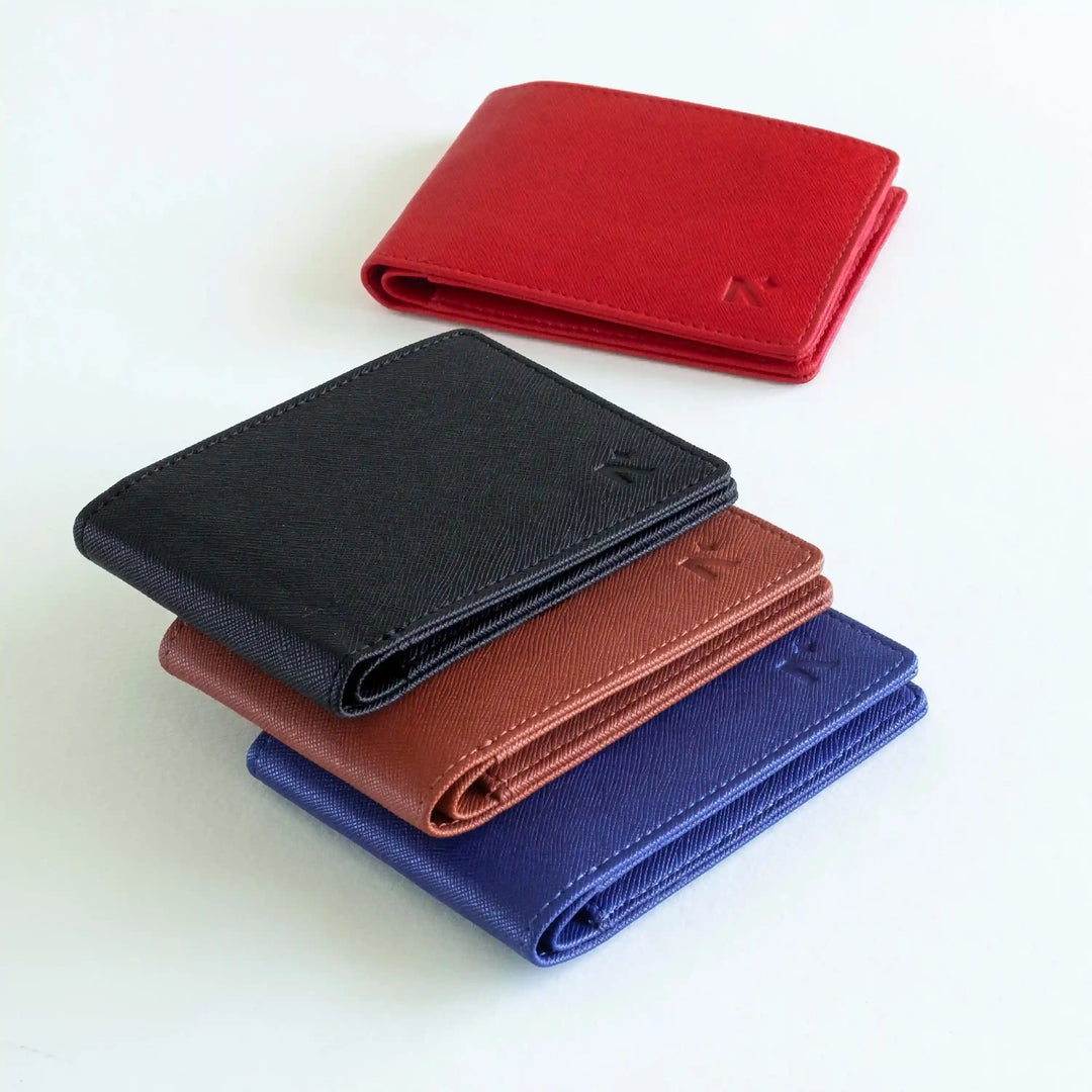 
 It is an absolutely essential wallet that comes in fine Earthy colours that suits your personality.