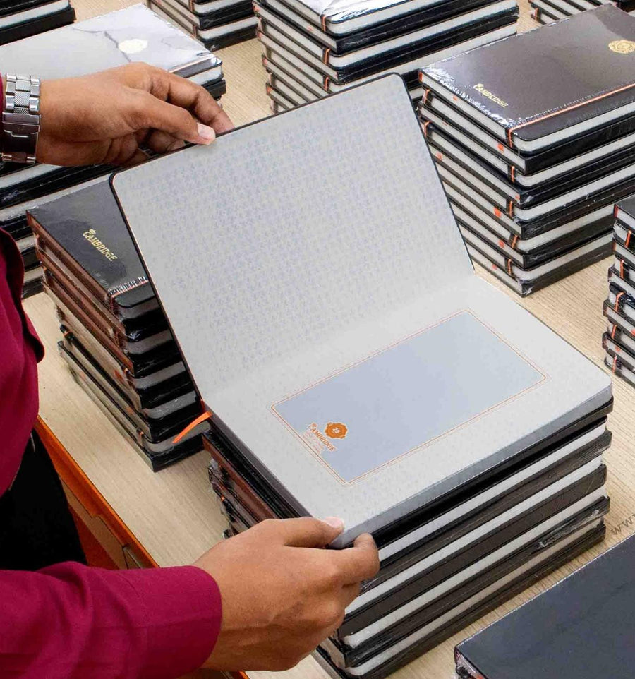 customised end paper - CAMBRIDGE corporate gift