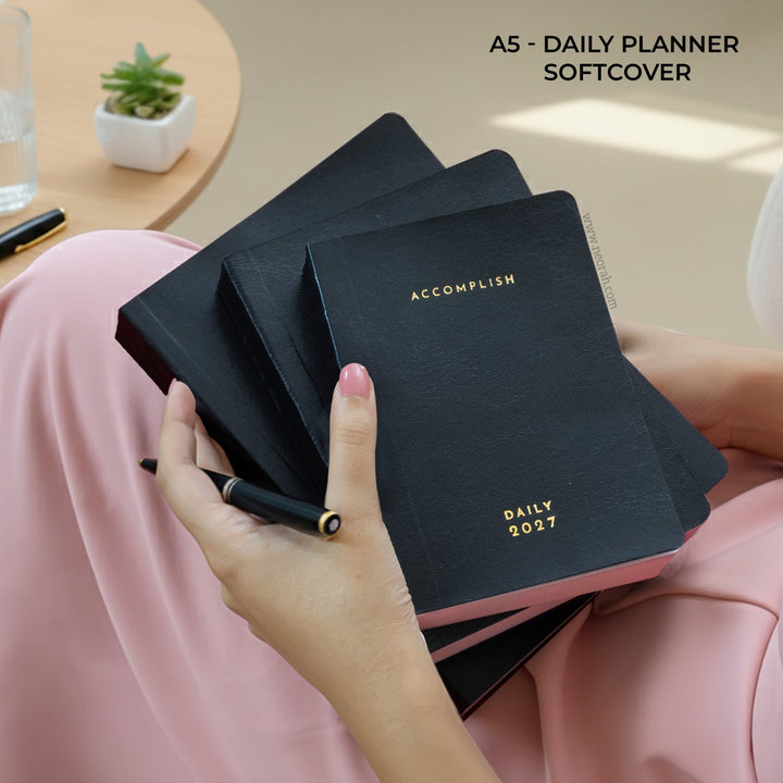 A5 - 2027 - DAILY PLANNER  - 512 PAGES - SOFT COVER