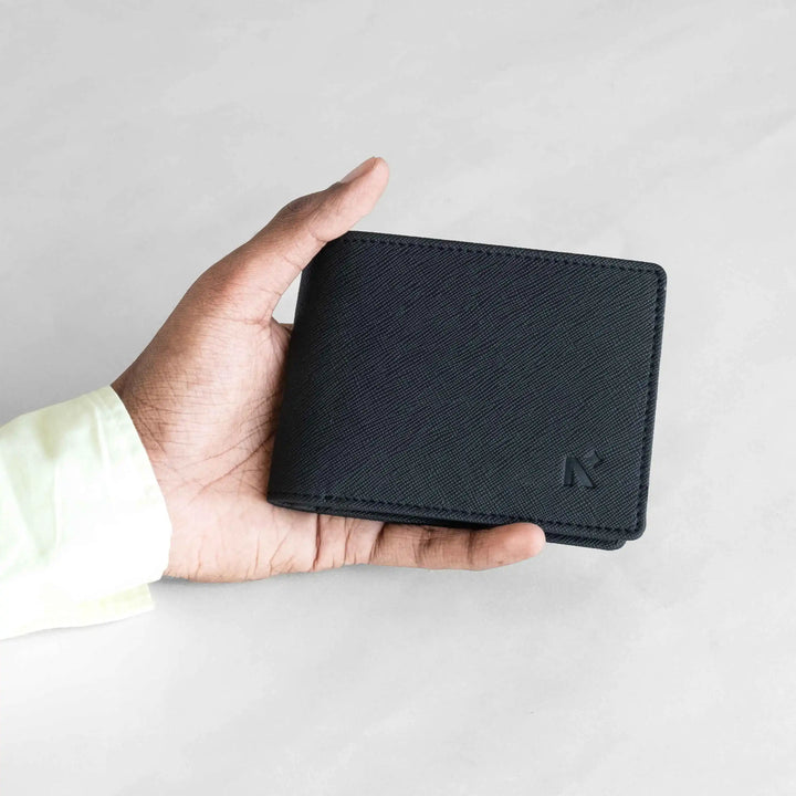 Its Perfect Size Allows The Wallet To Fit Comfortably Inside Your Trouser Pocket, Great For Personal Use As Well As For Gift To Your Friends, Family. 