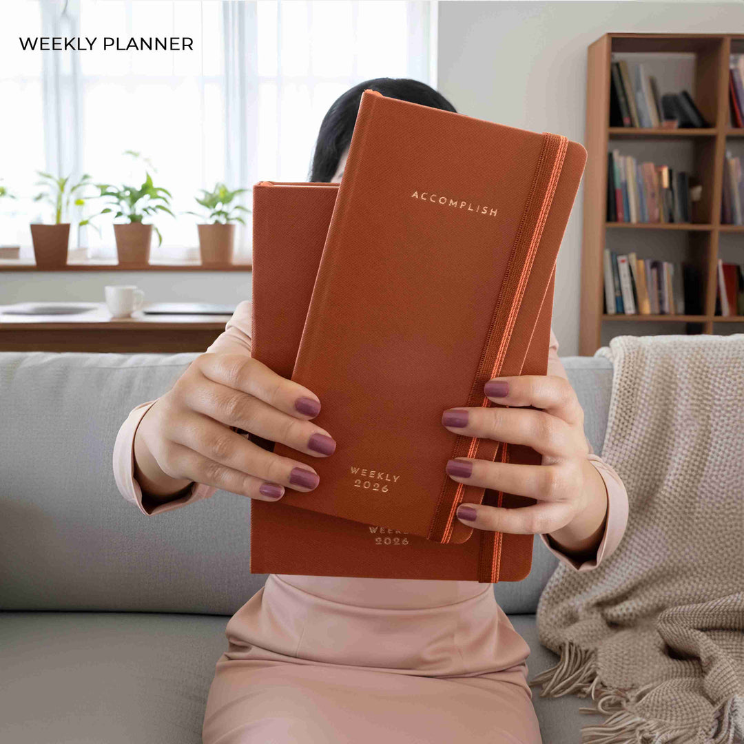 PETITE - 2027 - WEEKLY PLANNER - HARD COVER